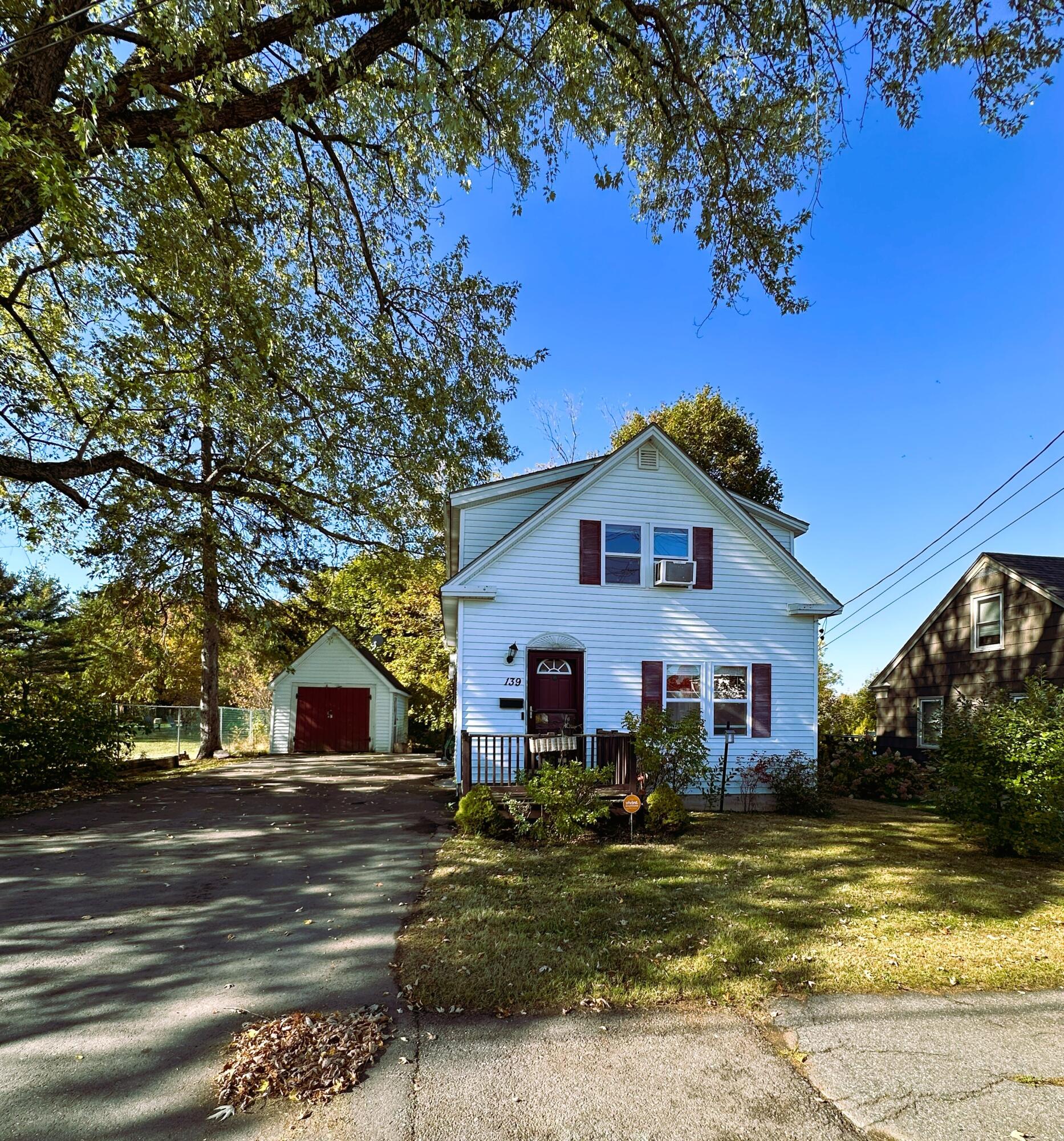 139 Chamberlain Street Brewer, ME 04412 - Photo 5 of 47 IMG_5379