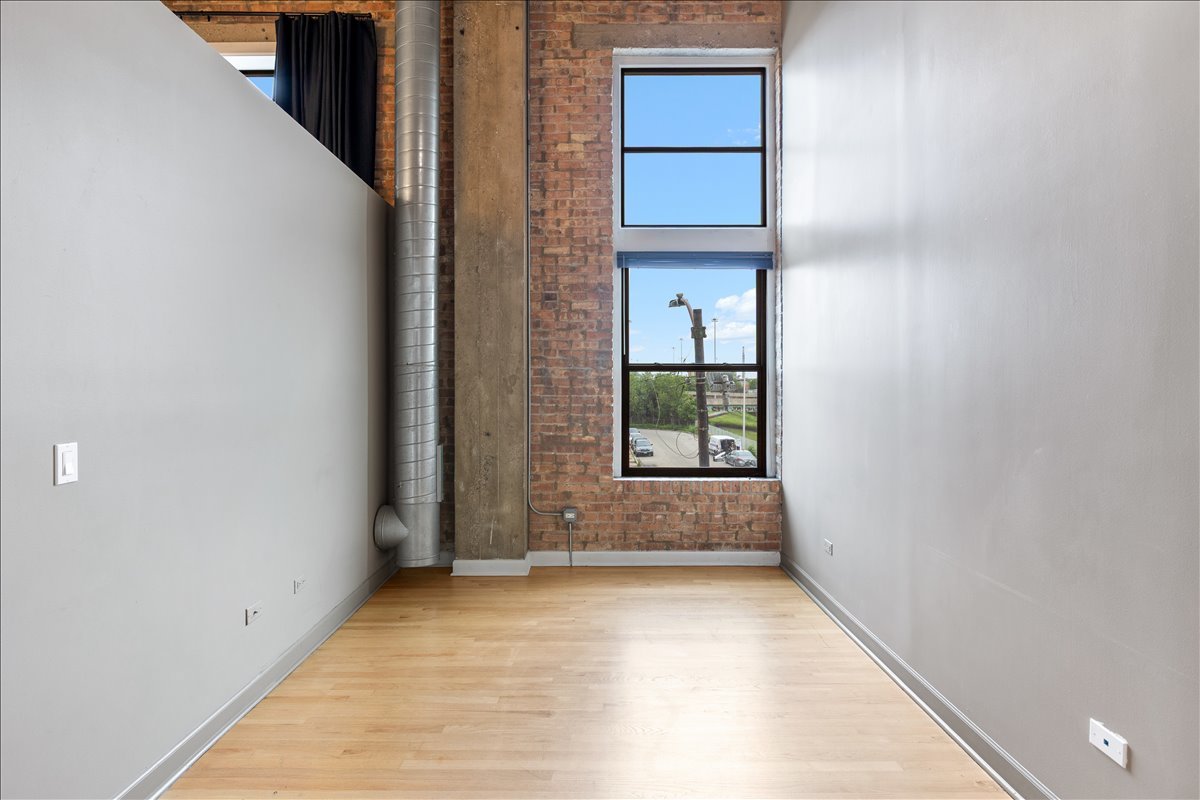 2545 South Dearborn Street, Unit 331 Chicago, IL 60616 - Photo 13 of 33