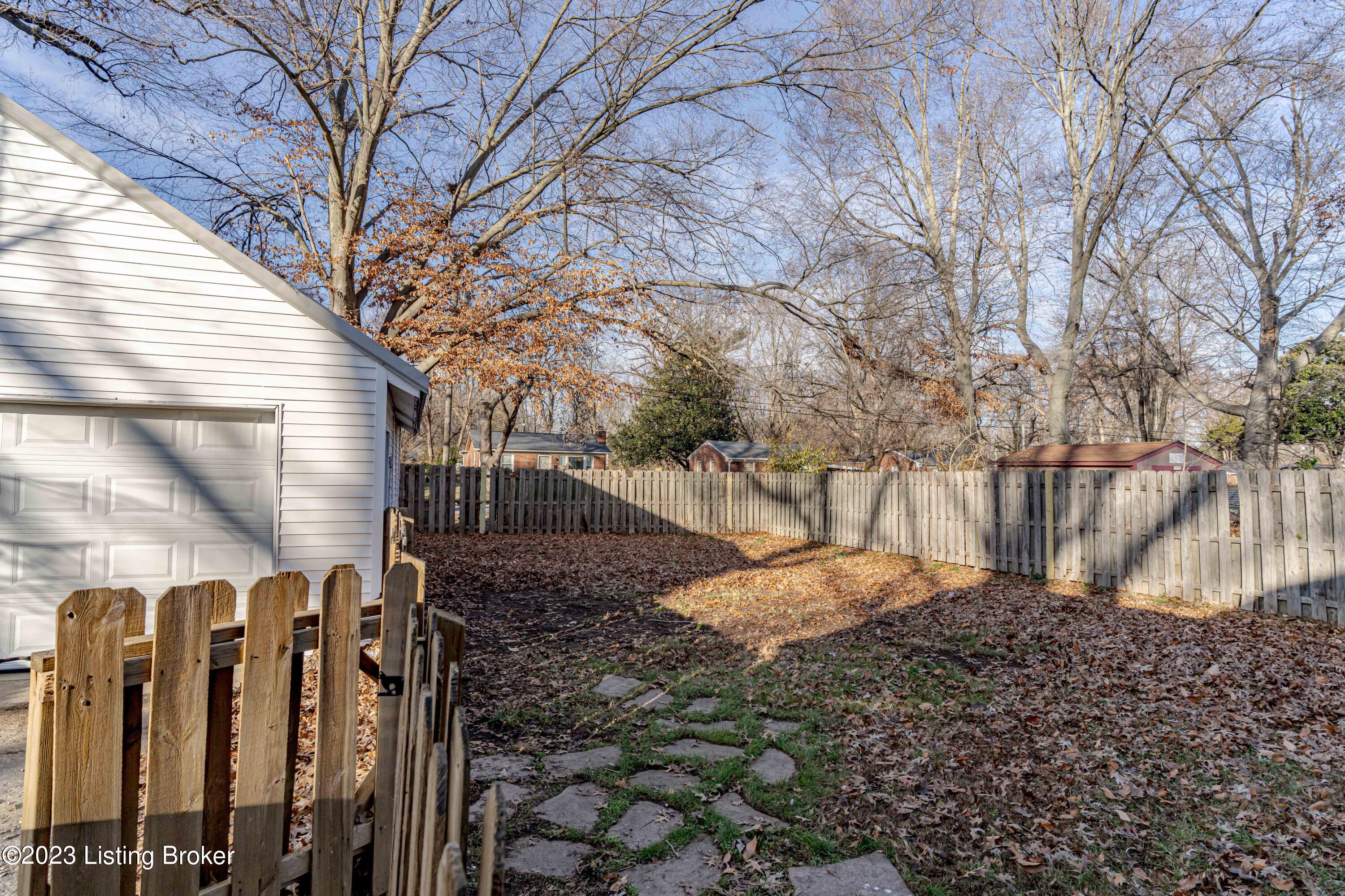 4618 Dohn Road Louisville, KY 40216 - Photo 30 of 41 DSC07970