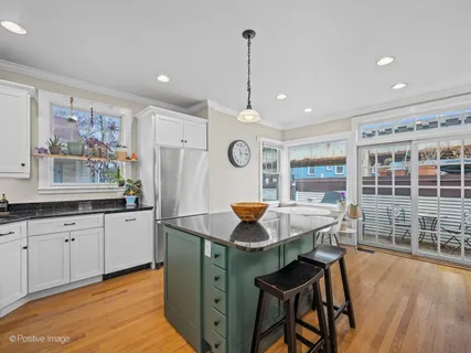 $1,050,000 | 2124 West Eastwood Avenue, Chicago, IL 60625