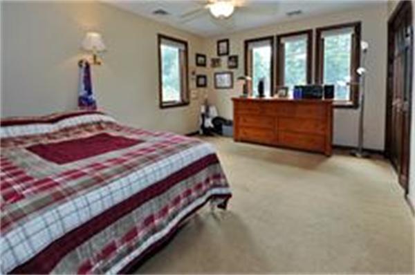 92 Pilgrim Road Holliston, MA 01746 - Photo 16 of 28 Gallery Image 16
