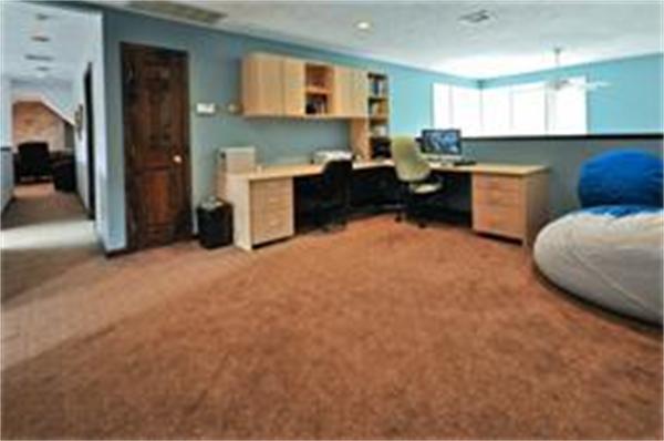 92 Pilgrim Road Holliston, MA 01746 - Photo 17 of 28 Gallery Image 17