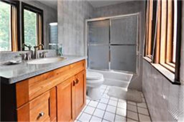 92 Pilgrim Road Holliston, MA 01746 - Photo 19 of 28 Gallery Image 19