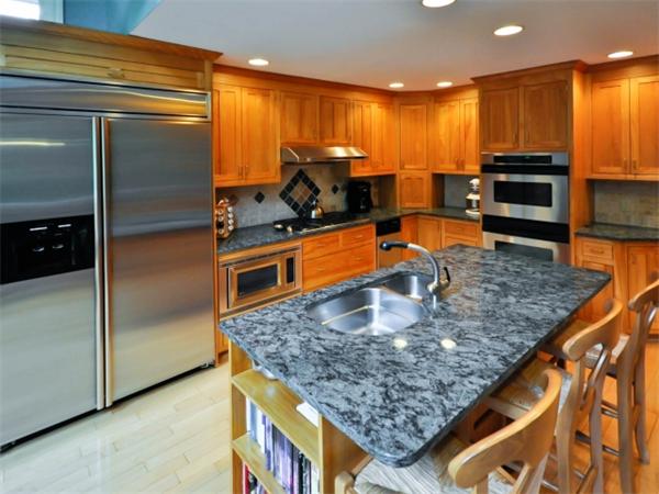 92 Pilgrim Road Holliston, MA 01746 - Photo 8 of 28 Gallery Image 8
