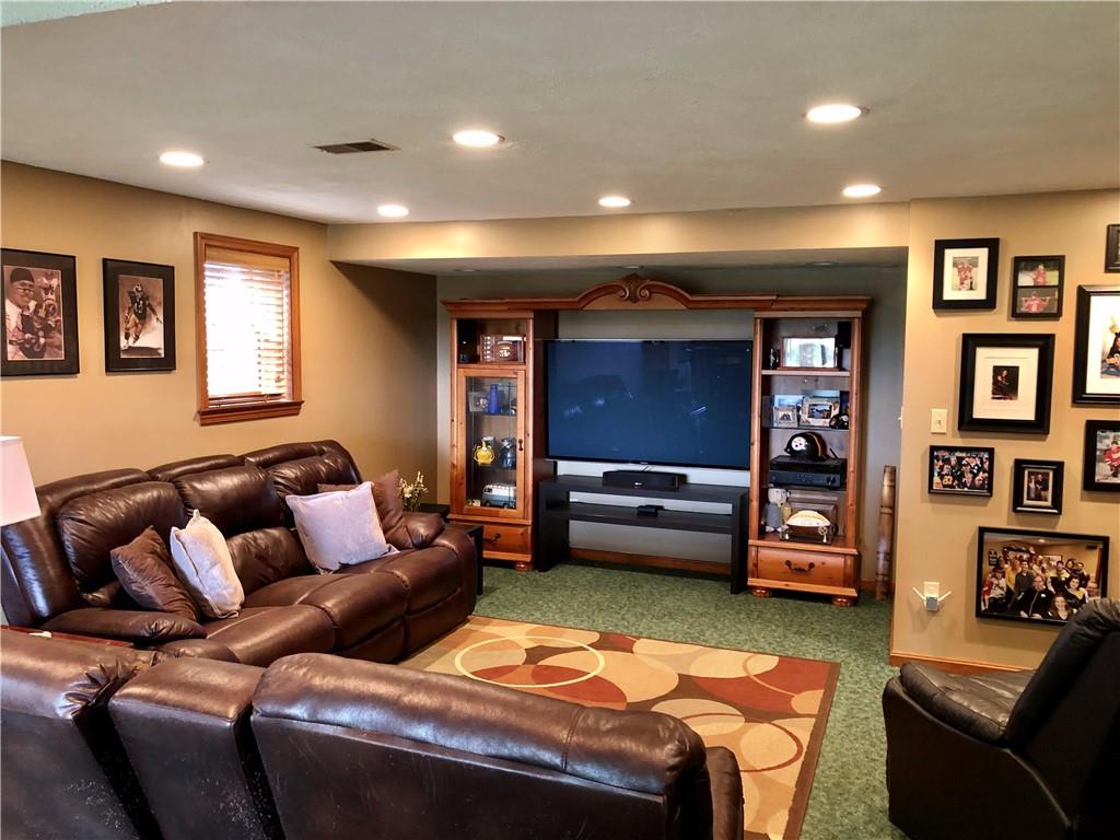 124 Froebe Road Venetia, PA 15367 - Photo 19 of 25 Gallery Image 19