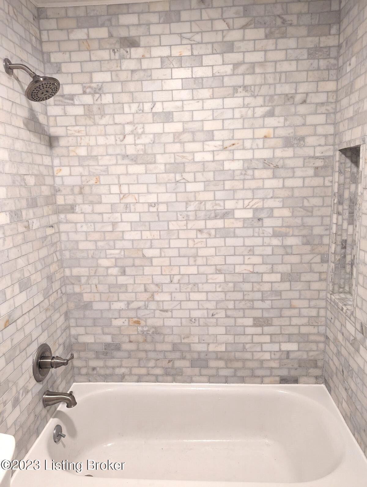 2632 Alanmede Road Louisville, KY 40205 - Photo 11 of 25 bathtub