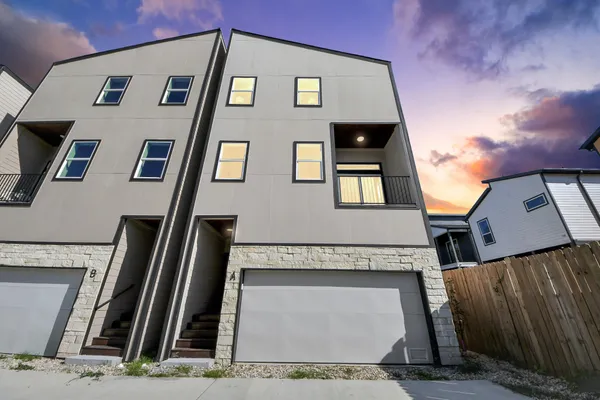 $2,300 | 1216 East 34th Street, Unit A, Houston, TX 77022