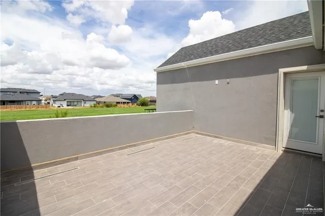 view of outdoor space with city view