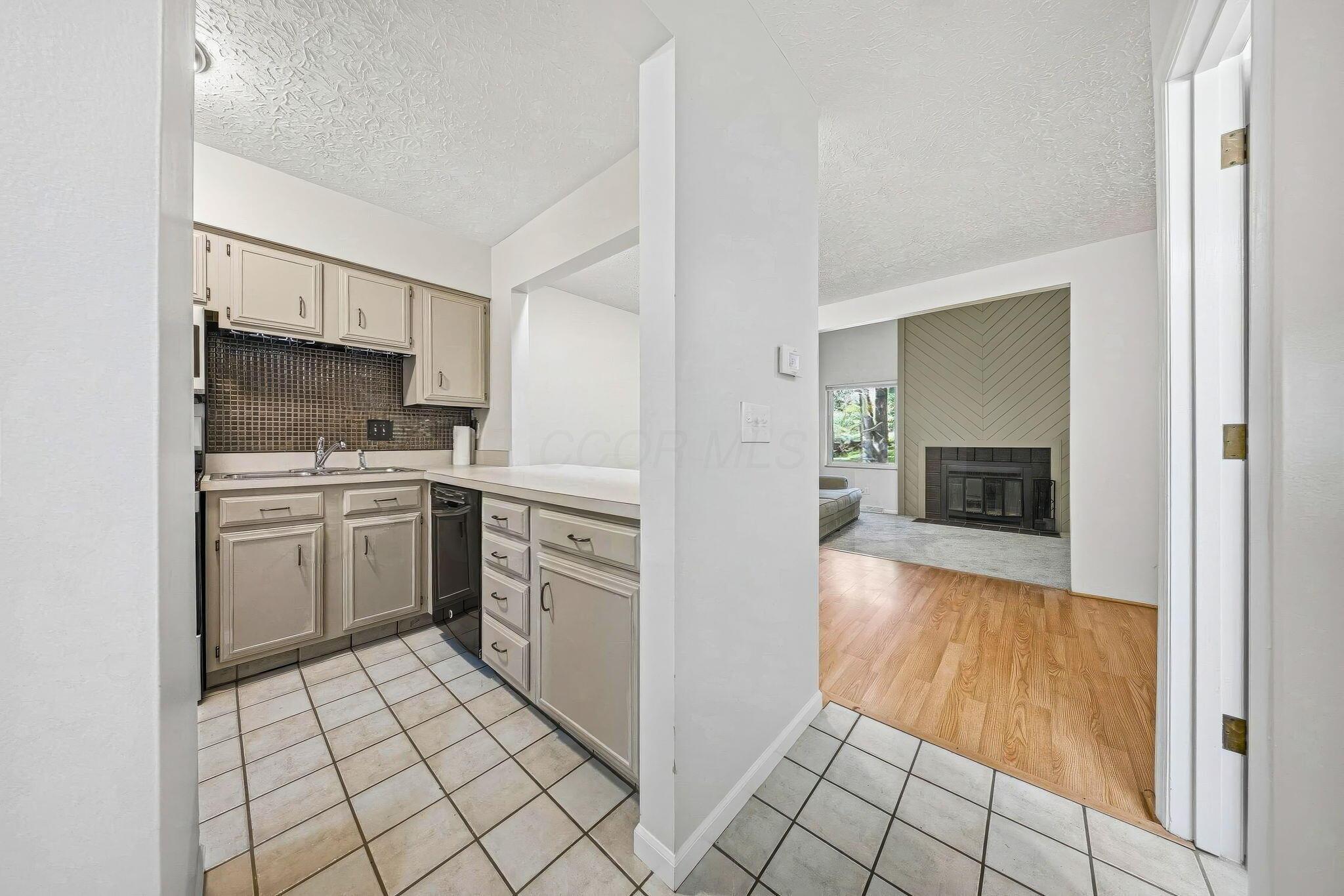 400 Fenway Road, Unit A Columbus, OH 43214 - Photo 6 of 53