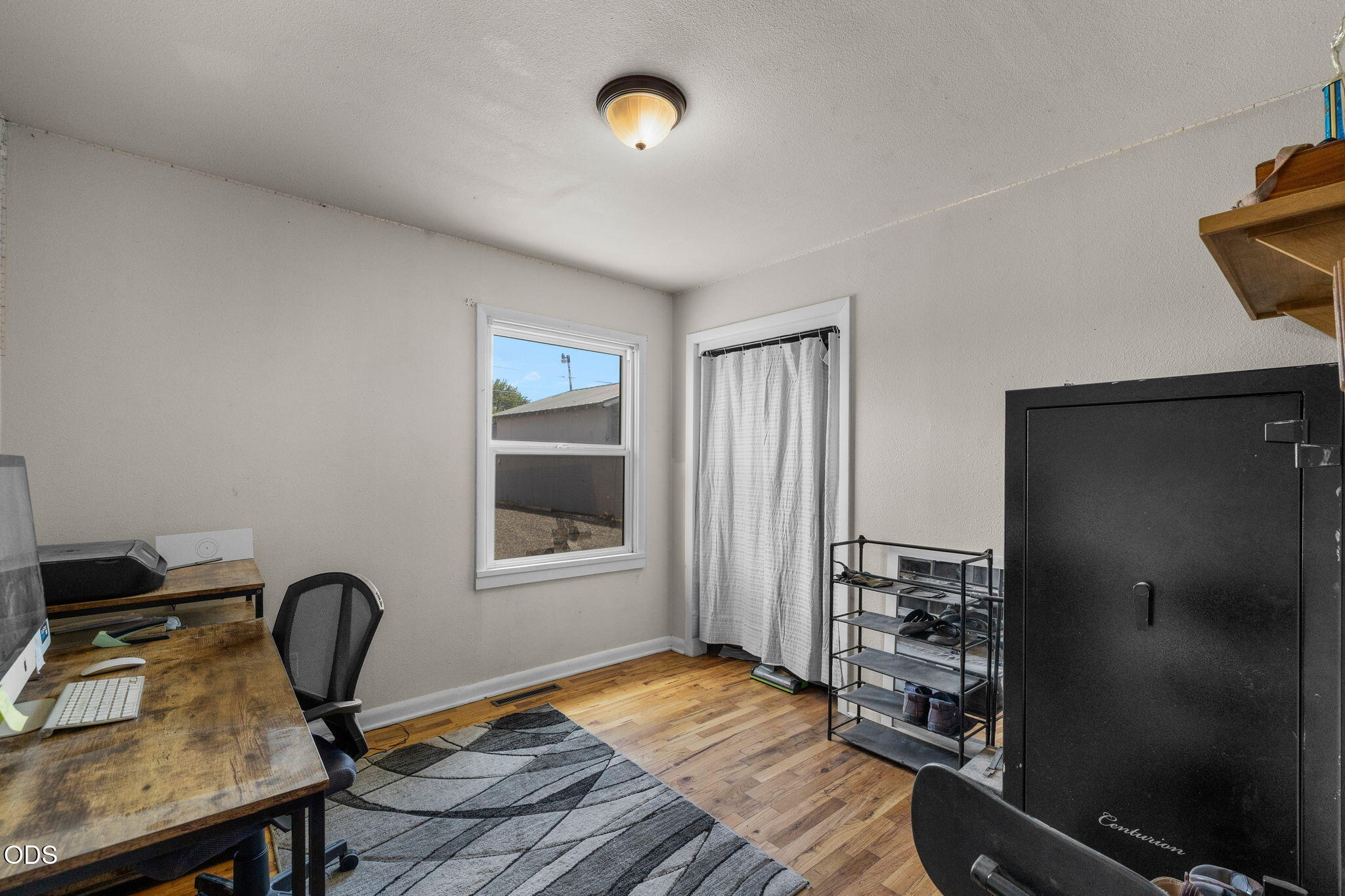 1036 Southwest 13th Street Redmond, OR 97756 - Photo 17 of 29