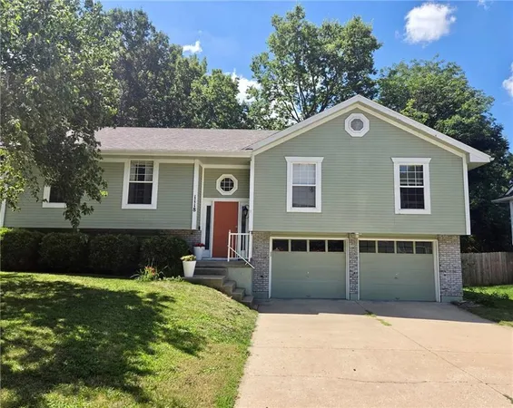 $325,000 | 1118 Eastman Court, Blue Springs, MO 64015