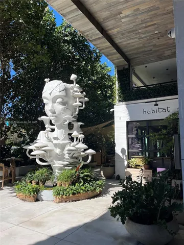 $1,600,000 | 2301 Collins Avenue, Unit 326, Miami Beach, FL 33139