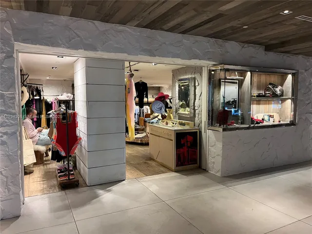 $1,600,000 | 2301 Collins Avenue, Unit 326, Miami Beach, FL 33139