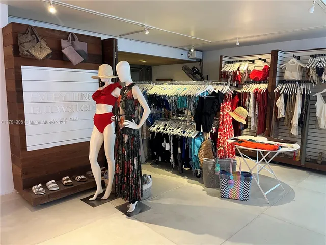 $1,600,000 | 2301 Collins Avenue, Unit 326, Miami Beach, FL 33139