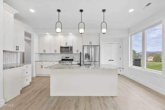 $479,000 | 2336 Sydney Court, Morristown, TN 37814