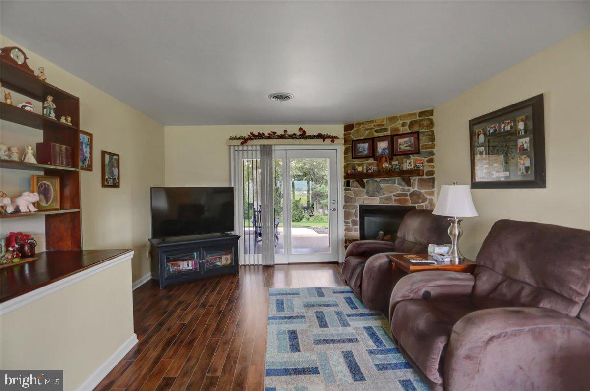 3681 New Franklin Road Chambersburg, PA 17202 - Photo 17 of 58 Gallery Image 17