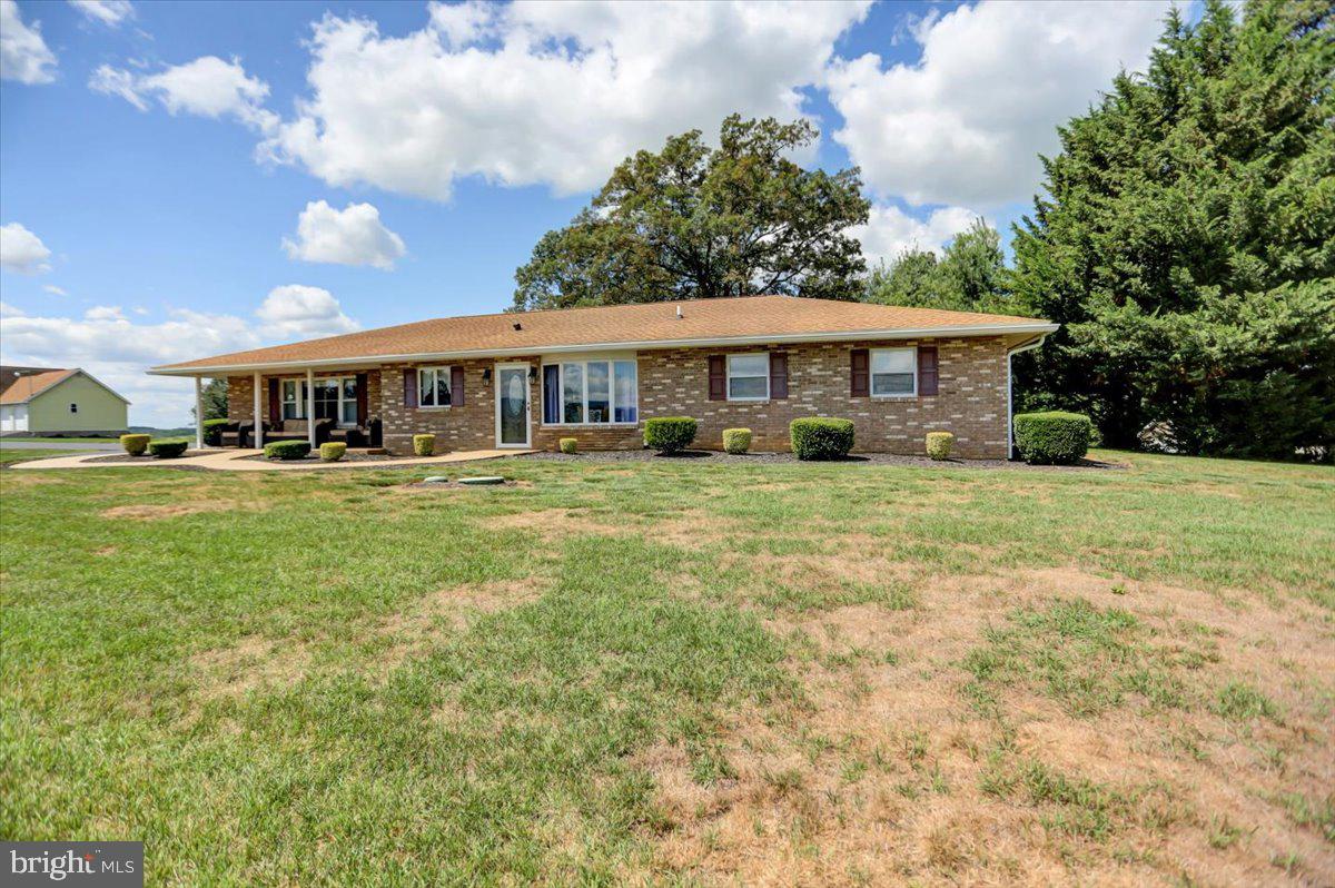 3681 New Franklin Road Chambersburg, PA 17202 - Photo 2 of 58 Gallery Image 2