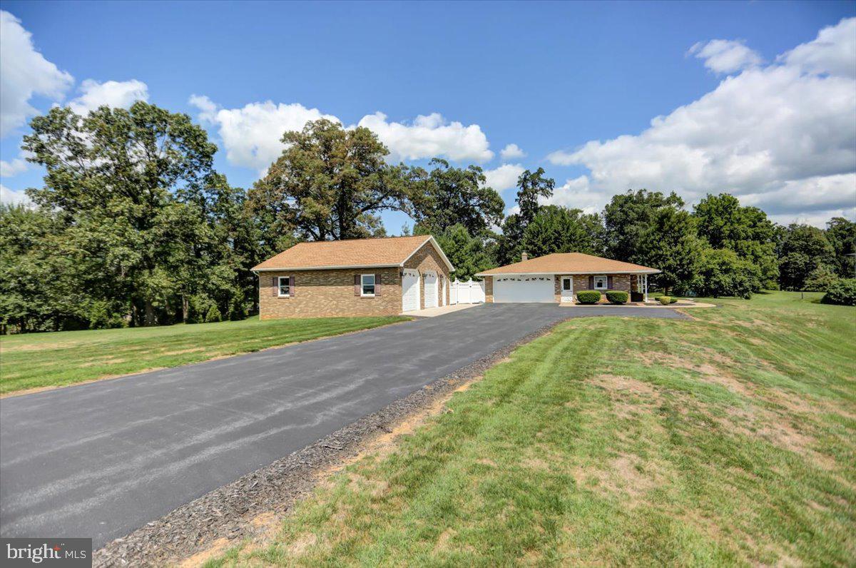 3681 New Franklin Road Chambersburg, PA 17202 - Photo 5 of 58 Gallery Image 5