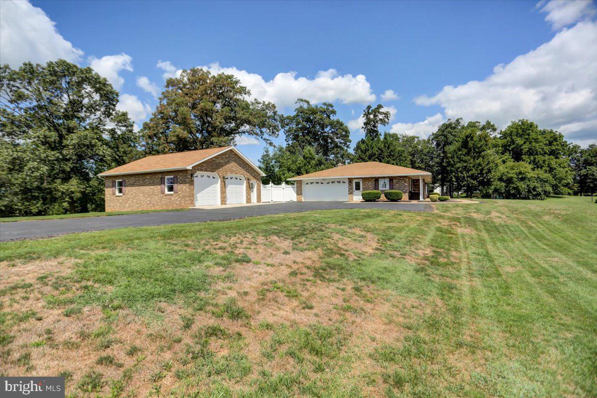 3681 New Franklin Road Chambersburg, PA 17202 - Photo 6 of 58 Gallery Image 6