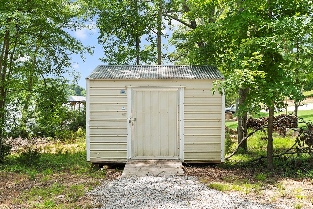 12 Twin Oaks Road Waterloo, SC 29384 - Photo 10 of 20