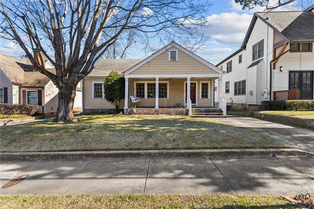 a front view of house with yard