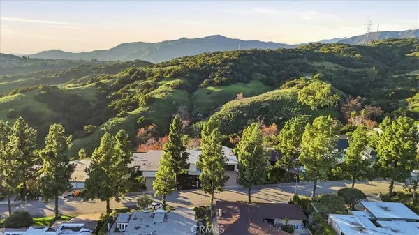 $2,050,000 | 2717 North Mountain Avenue, Claremont, CA 91711