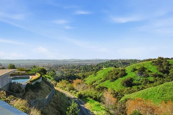 $2,050,000 | 2717 North Mountain Avenue, Claremont, CA 91711