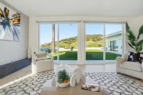 $2,050,000 | 2717 North Mountain Avenue, Claremont, CA 91711