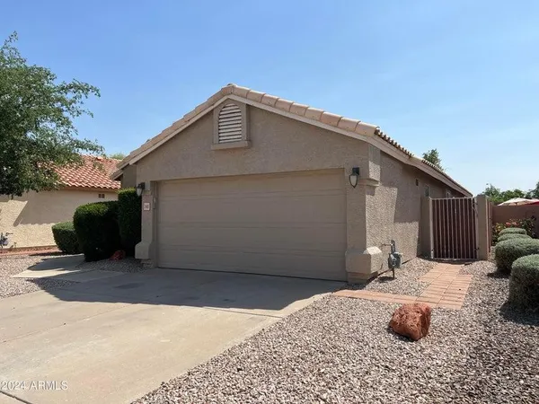 $2,350 | 2401 South Karen Drive, Chandler, AZ 85286