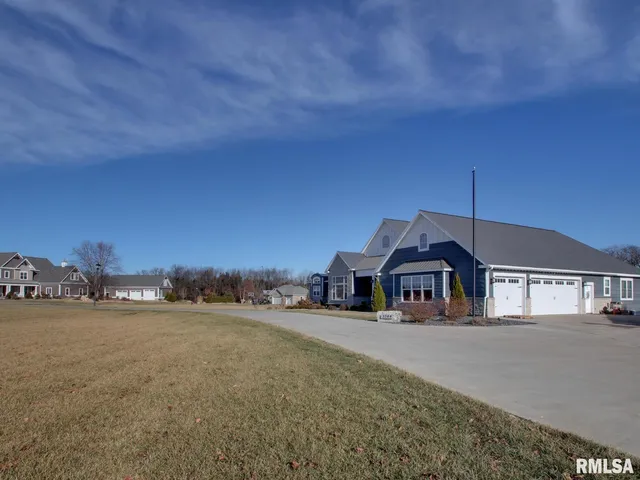 $875,750 | 3344 Hunter Road, Quincy, IL 62305