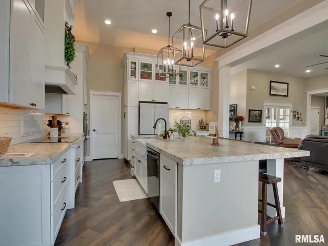 $875,750 | 3344 Hunter Road, Quincy, IL 62305