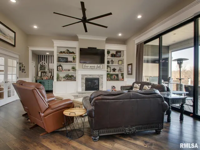 $875,750 | 3344 Hunter Road, Quincy, IL 62305