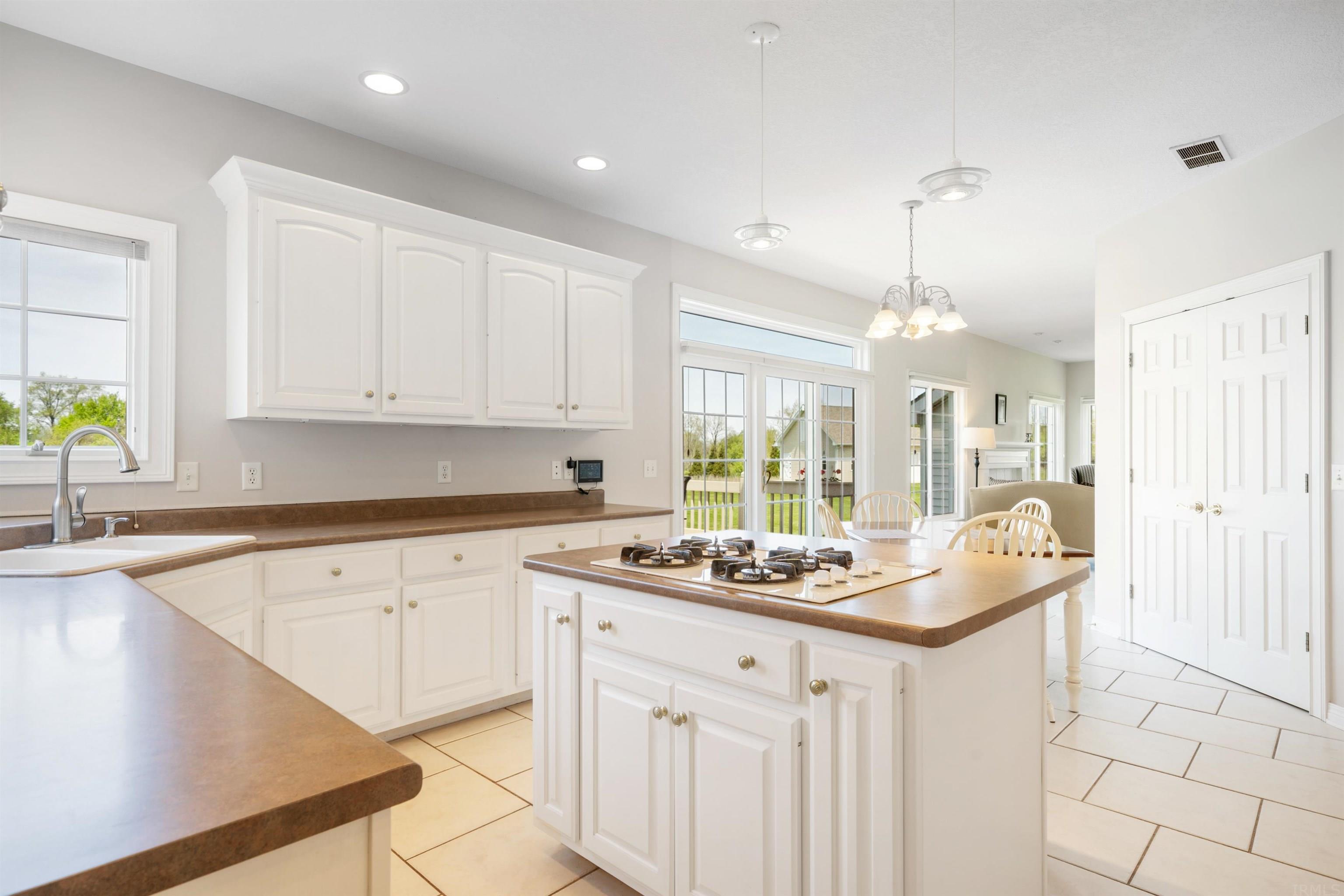 12514 Kress Road Roanoke, IN 46783 - Photo 11 of 36