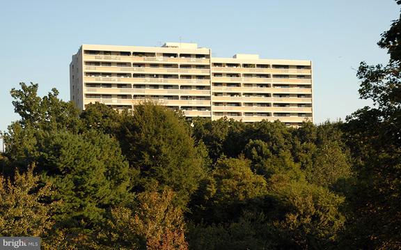 6101 Edsall Road, Unit 809 Alexandria, VA 22304 - Photo 1 of 27 ALEXANDRIA KNOLLS WEST