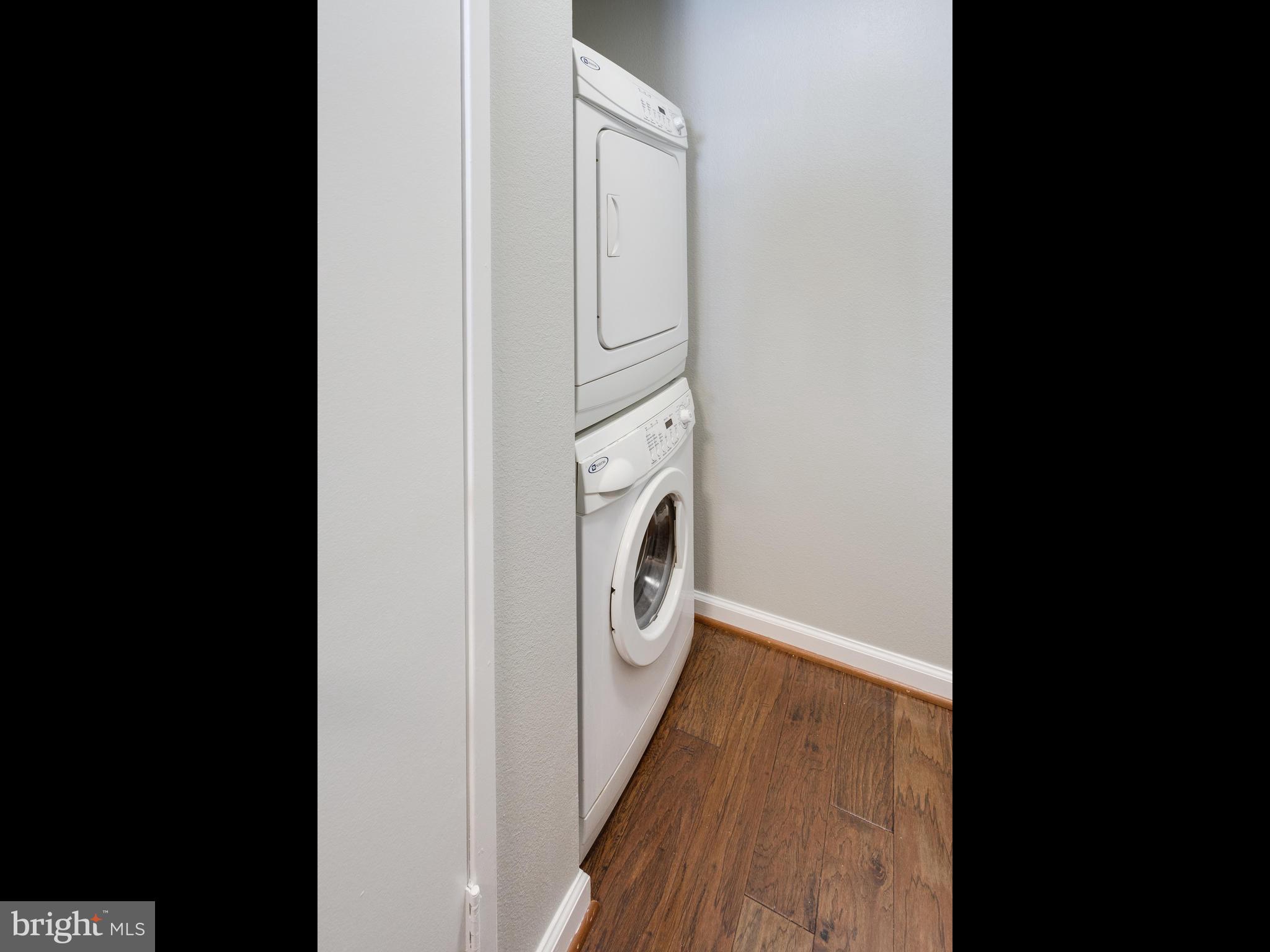 6101 Edsall Road, Unit 809 Alexandria, VA 22304 - Photo 5 of 27 WASHER/DRYER