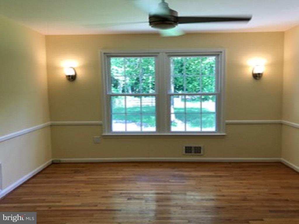 8715 Mitchell Road La Plata, MD 20646 - Photo 9 of 28 dining room