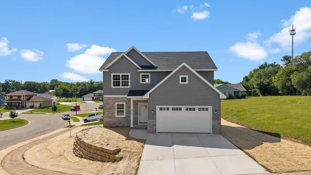 $479,000 | 410 University Lane, Mazomanie, WI 53560