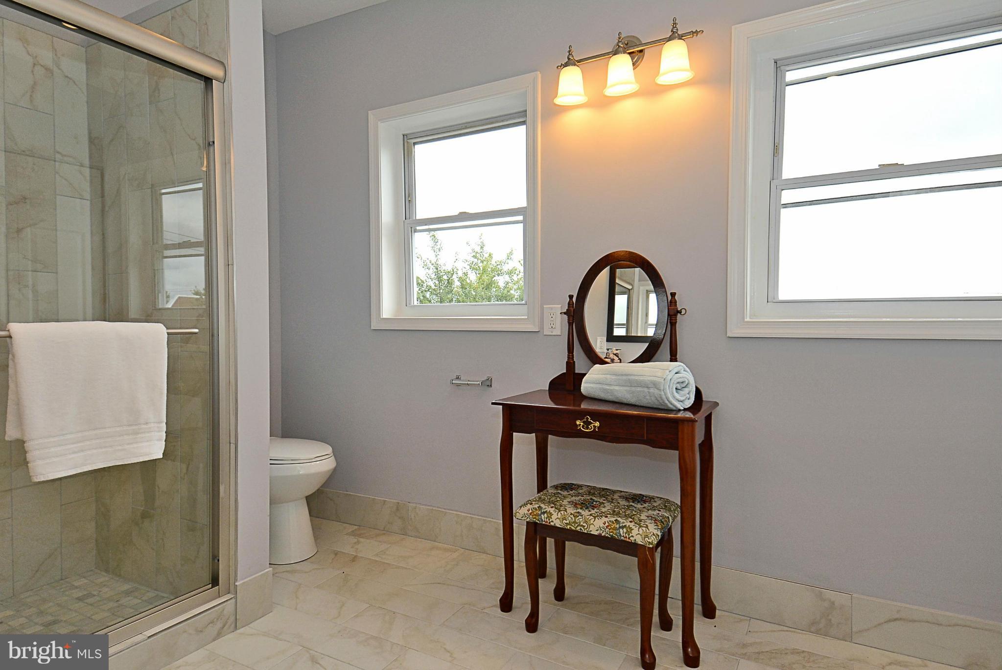 409 Delafield Place Northwest Washington, DC 20011 - Photo 22 of 30 Bath (Master)