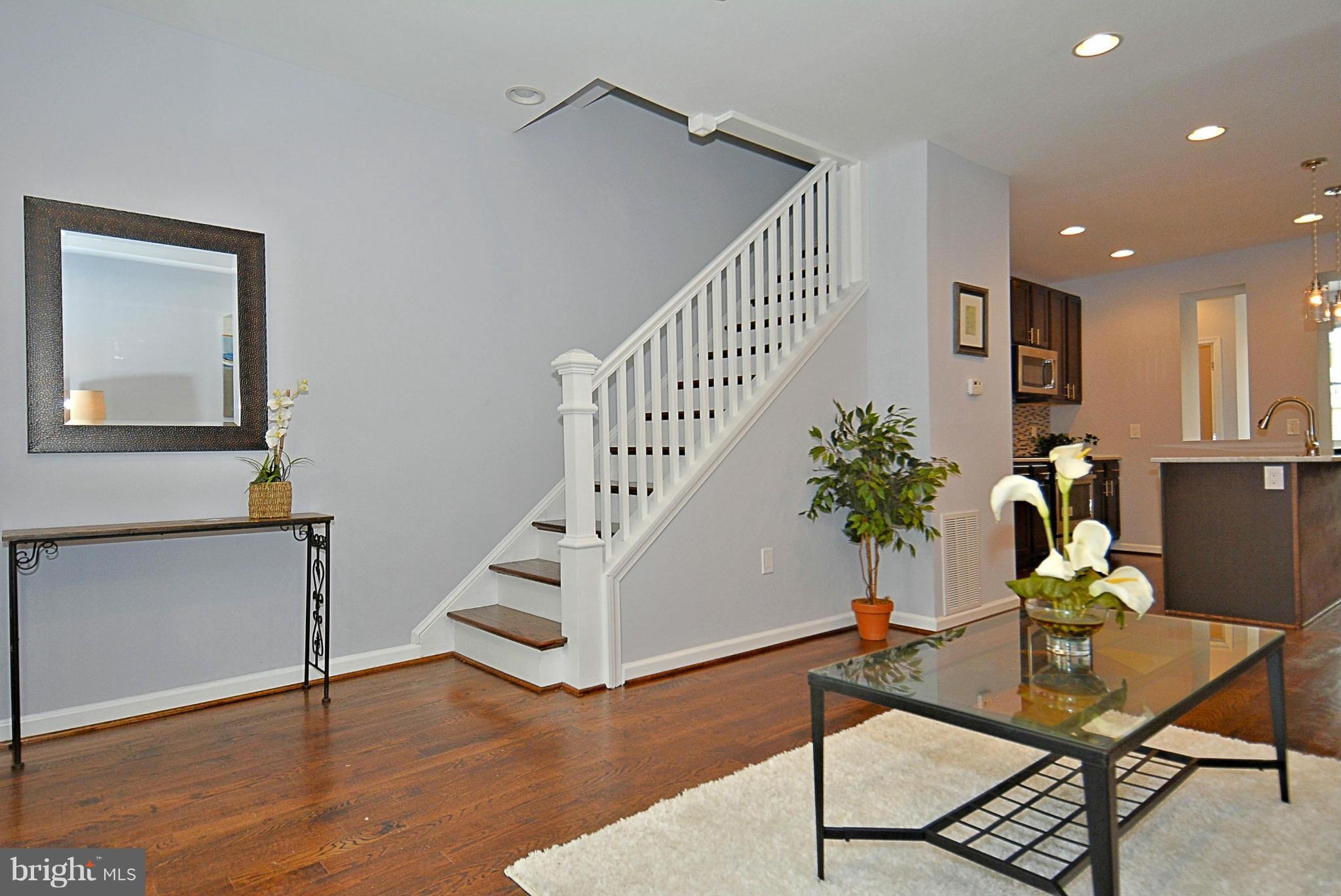 409 Delafield Place Northwest Washington, DC 20011 - Photo 5 of 30 Interior (General)