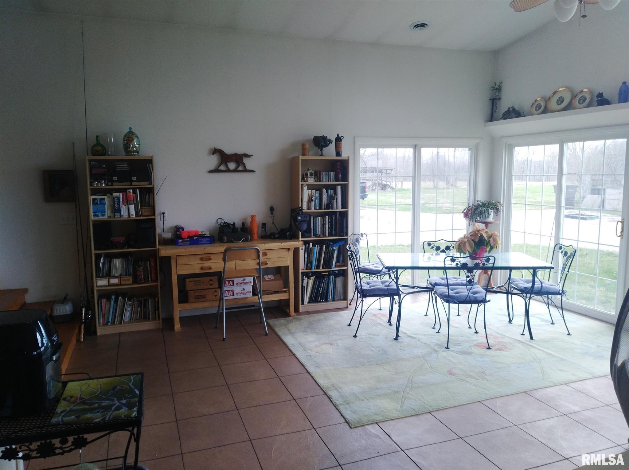 27917 Concord Road Palmyra, IL 62674 - Photo 7 of 50