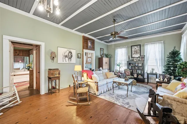 $175,000 | 409 China Street, Calvert, TX 77837