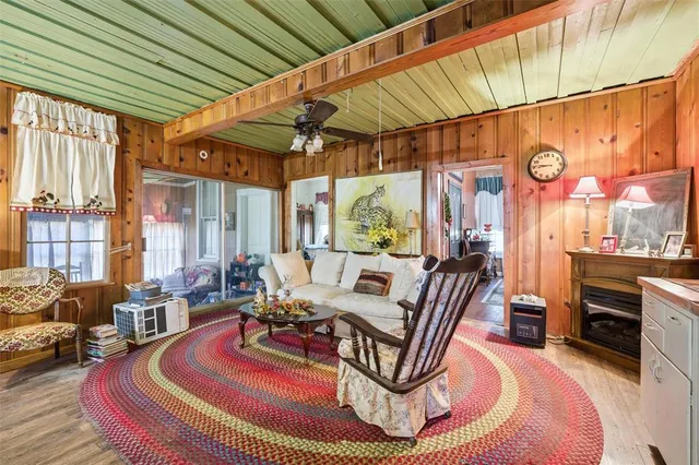 $175,000 | 409 China Street, Calvert, TX 77837