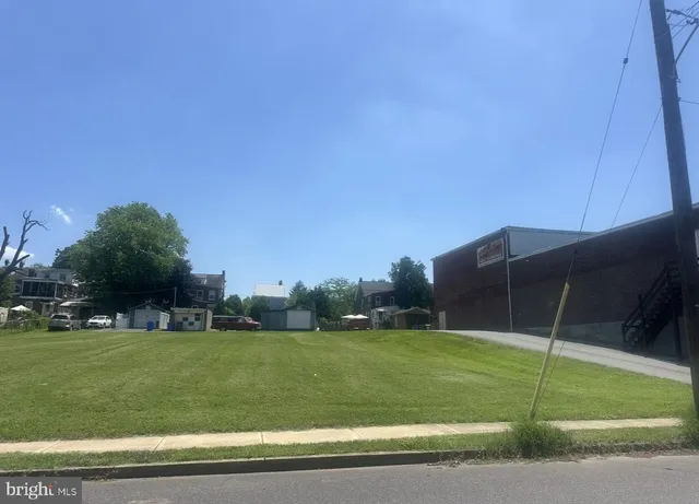 a view of a golf course