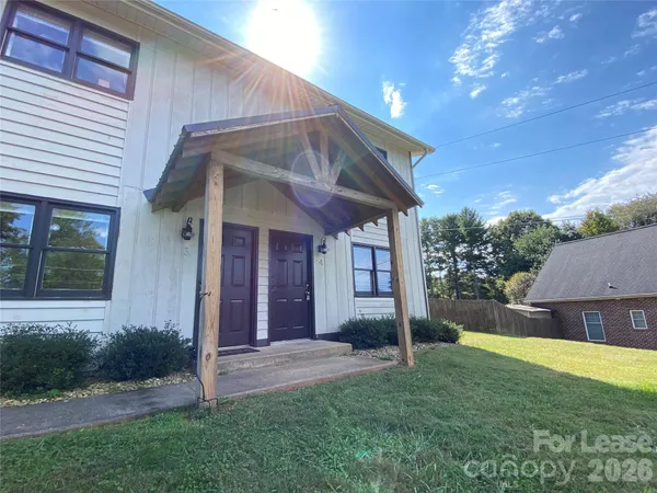 $1,095 | 111 Stamey Avenue, Unit 2, Morganton, NC 28655
