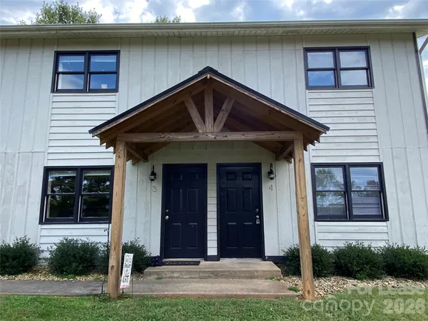 $1,095 | 111 Stamey Avenue, Unit 2, Morganton, NC 28655