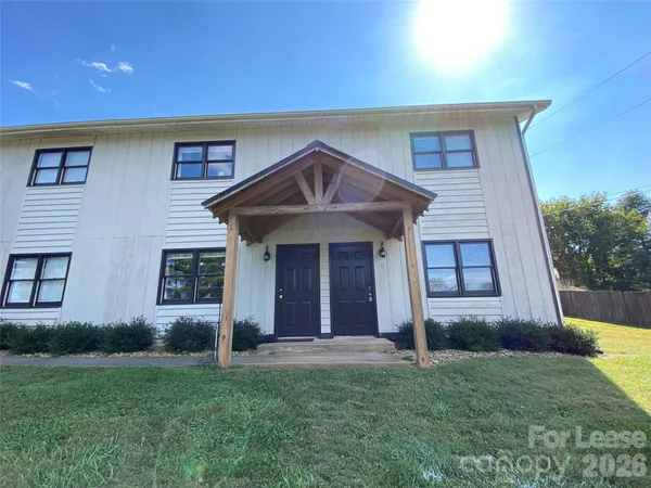 $1,095 | 111 Stamey Avenue, Unit 2, Morganton, NC 28655