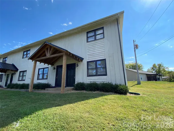 $1,095 | 111 Stamey Avenue, Unit 2, Morganton, NC 28655