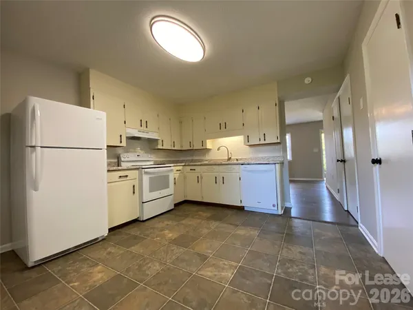 $1,095 | 111 Stamey Avenue, Unit 2, Morganton, NC 28655