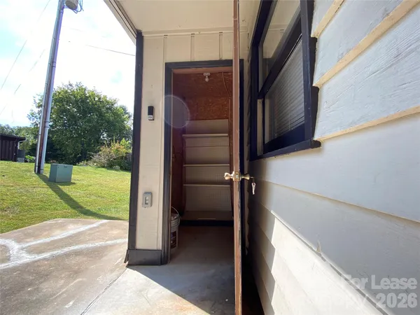 $1,095 | 111 Stamey Avenue, Unit 2, Morganton, NC 28655
