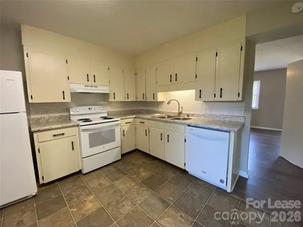 $1,095 | 111 Stamey Avenue, Unit 2, Morganton, NC 28655